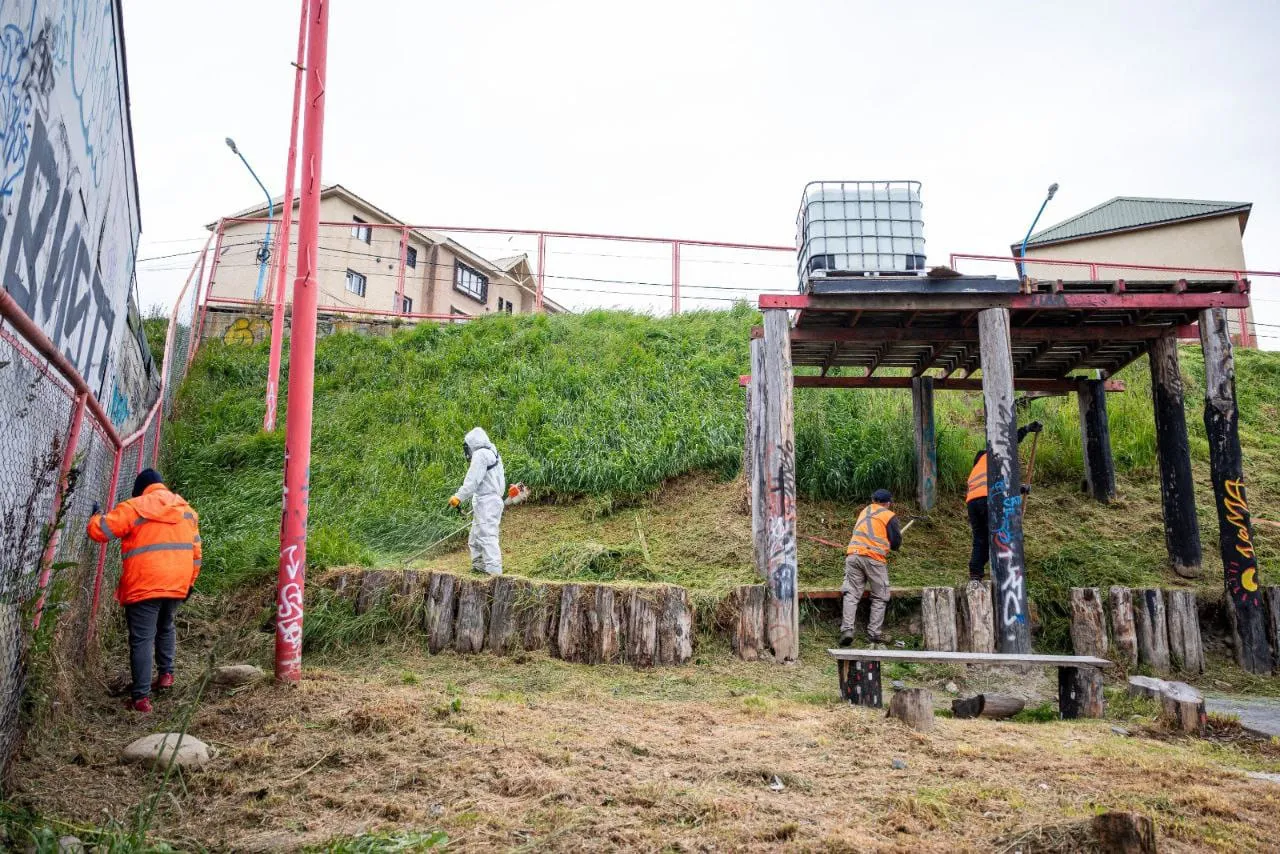 027d9090-eeb6-4924-9f54-3e3944cbbe8b