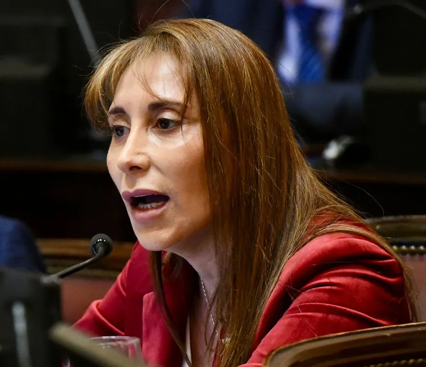 d989d395-7896-4bad-8f71-4679838eb8e3