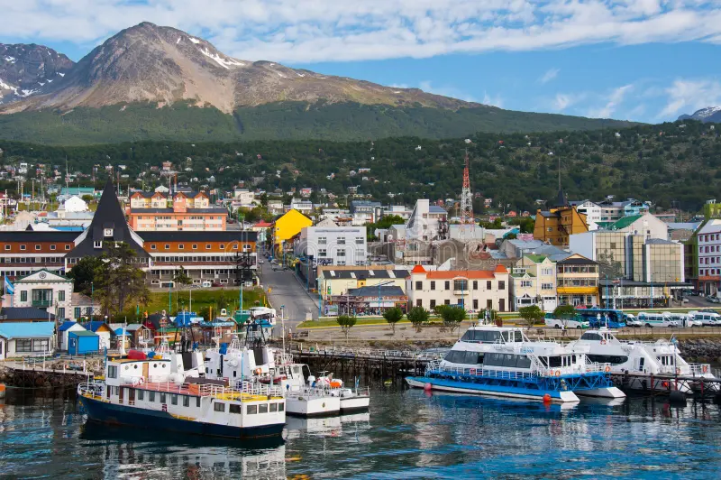 puerto-de-ushuaia-tierra-del-fuego-la-argentina-20906292