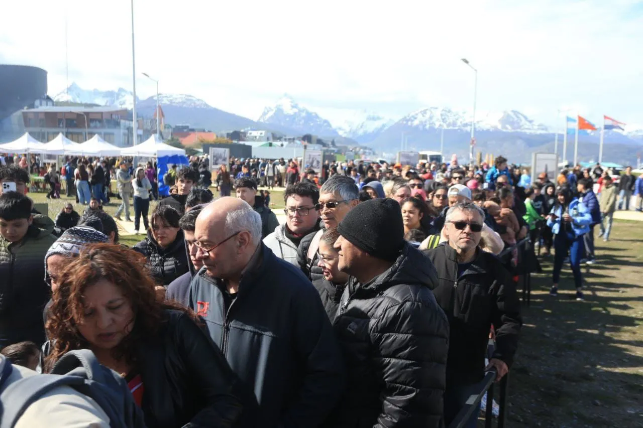 5ca2cdd2-6838-4253-8b2c-ffecbb920442