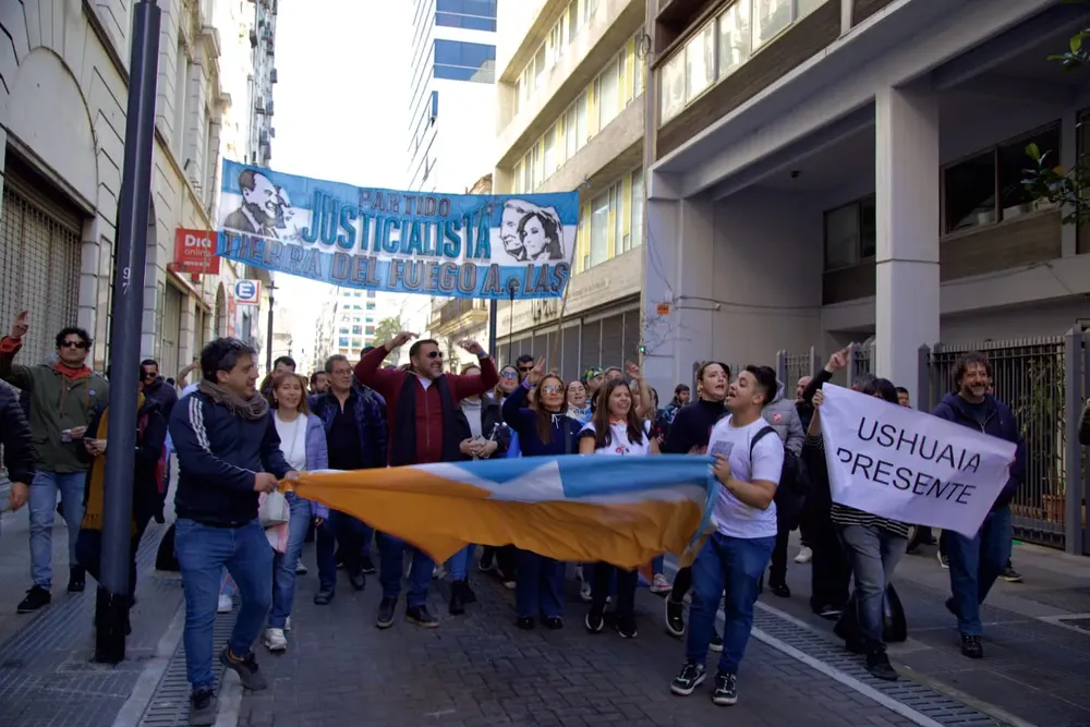 1e73627b-4c55-40ff-8c92-b4efdcce46ec