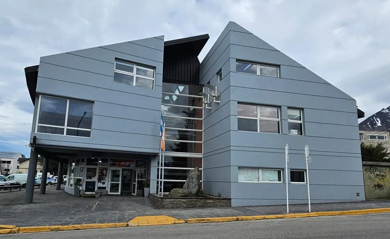 5894f186-84d1-4b40-b44d-81389f1a5d9f