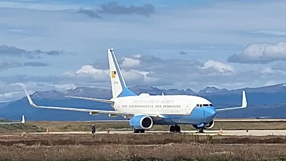 fcb5921b-2c99-4cf0-b8c1-0051a24202fa