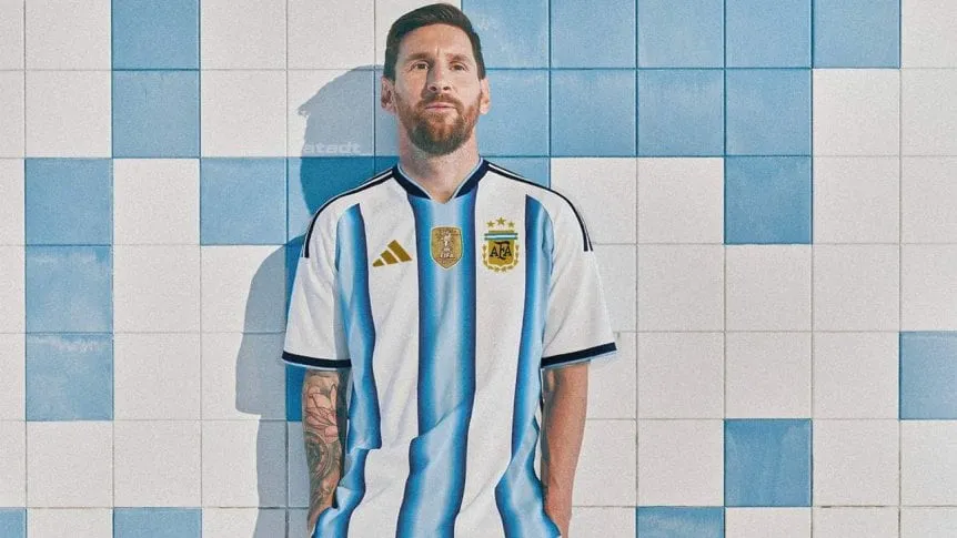 posible-camiseta-de-la-seleccion-argentina-para-el-mundial-de-2026-filtrada-por-opaleak_862x485