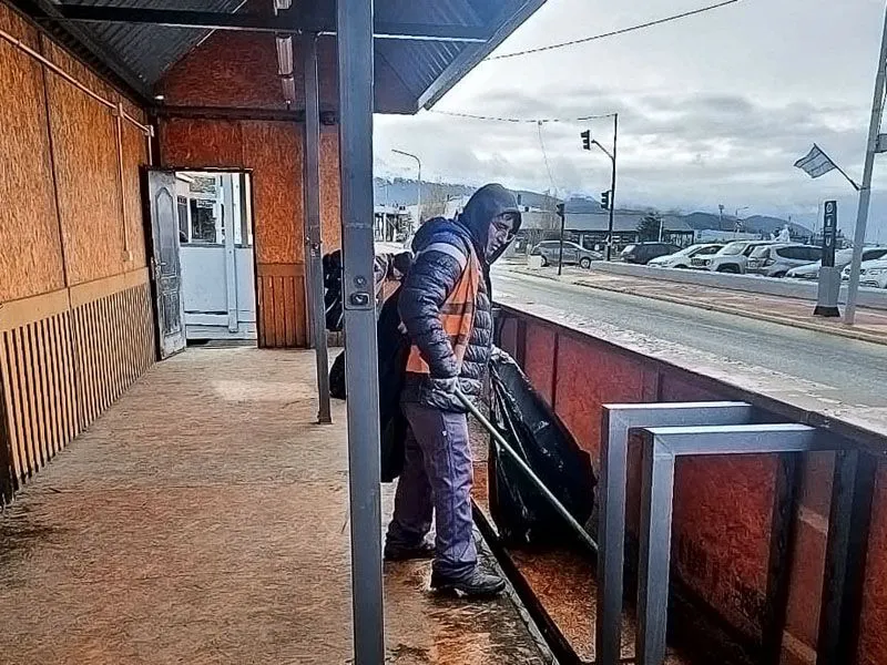 20251013101625bc840c464ad78726481210a500996e9b_med