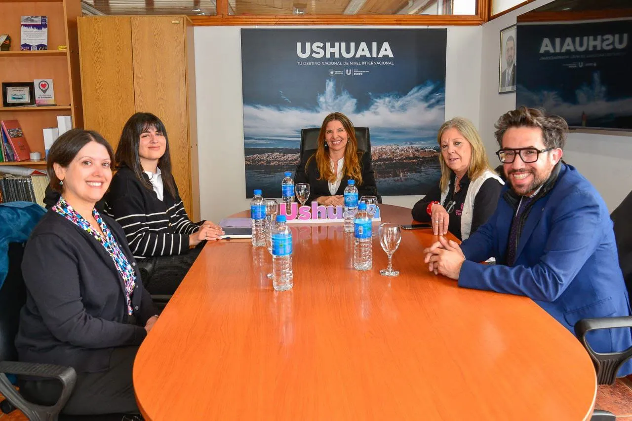 24482652-f6d5-4456-ae41-d59bdd71c804